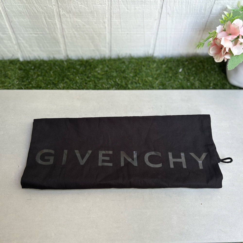 Givenchy dust black bag 13 X 15 NEW